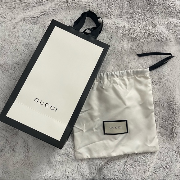 Gucci Black Belt with Gold Double G Buckle - Picture 14 of 15